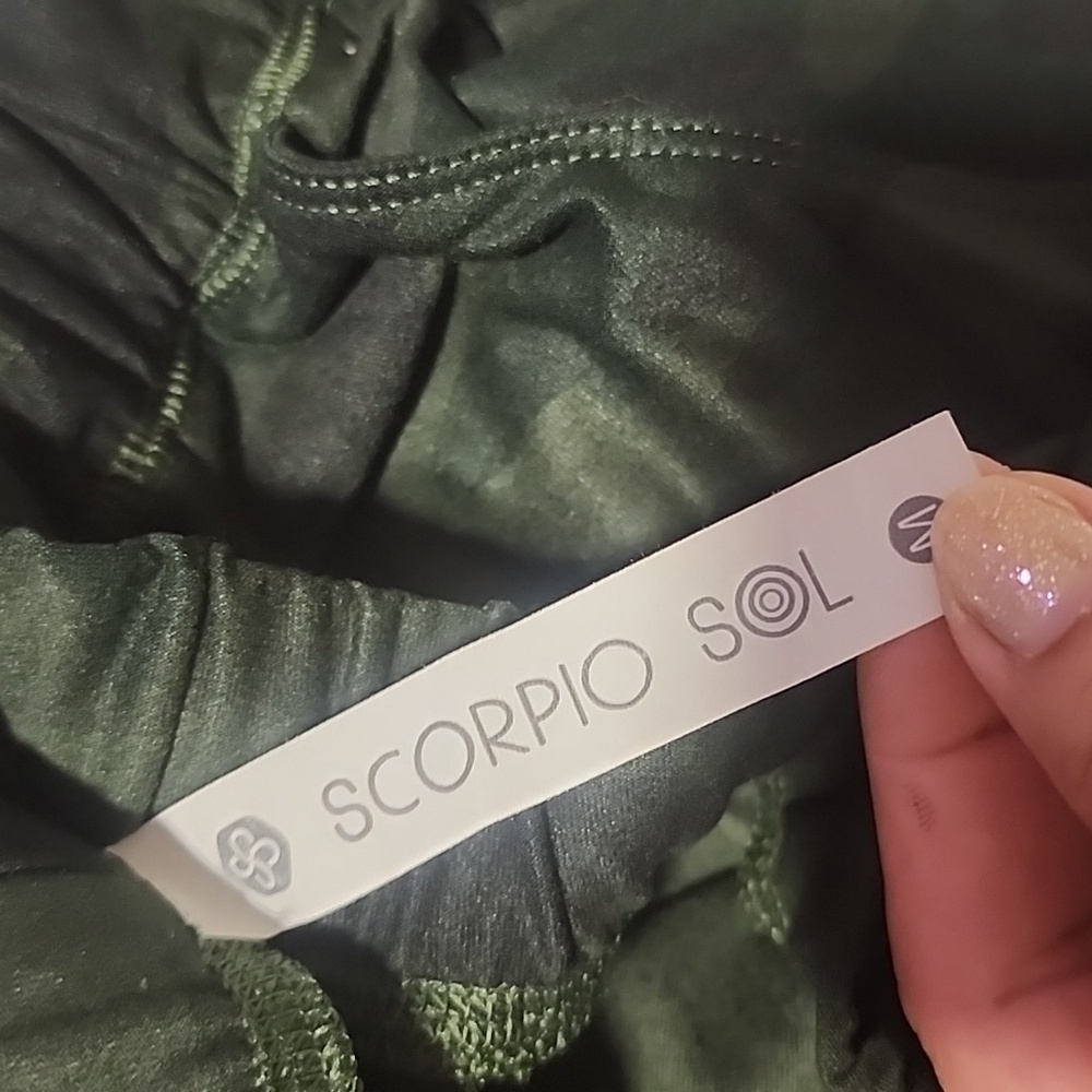 SCORPIO SOL | Camo Print Joggers - Picture 14 of 16
